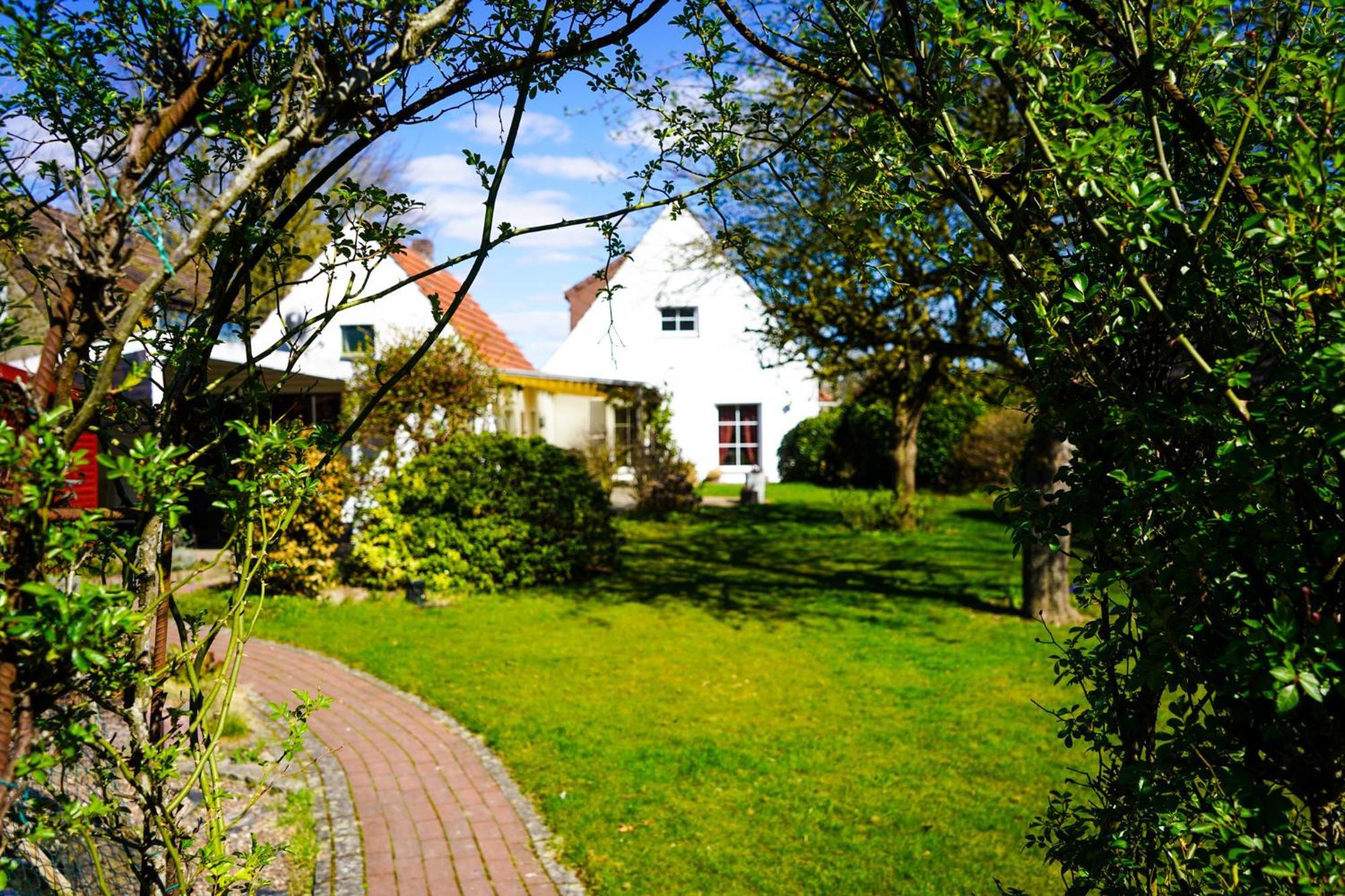 Gemuetliches Haus Mit Grossem Traumhaften Garten Brema Exterior foto